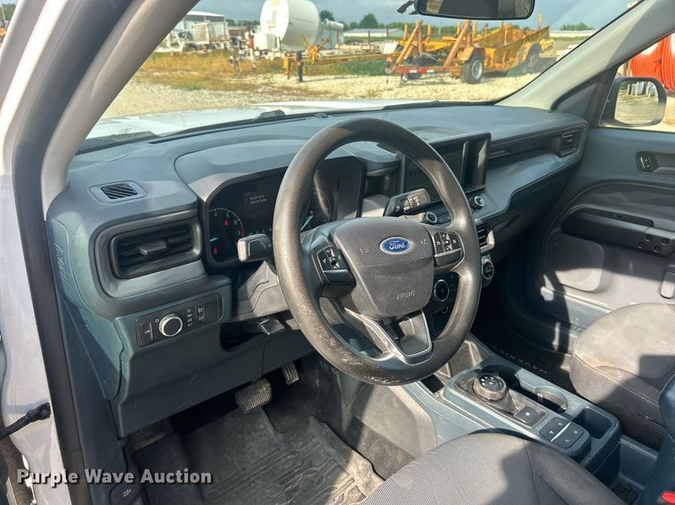 image for item EK8417 2022 Ford Maverick XL Crew Cab pickup truck