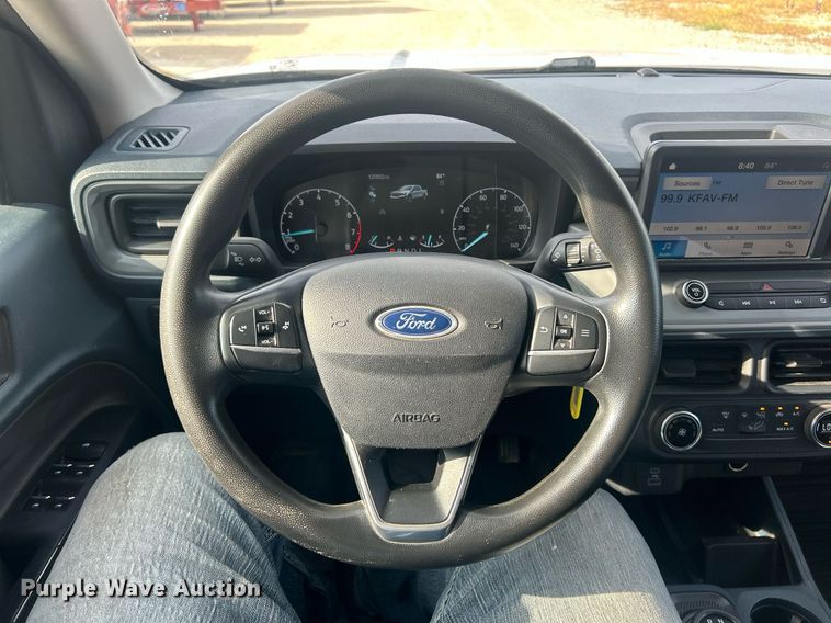 image for item EK8417 2022 Ford Maverick XL Crew Cab pickup truck