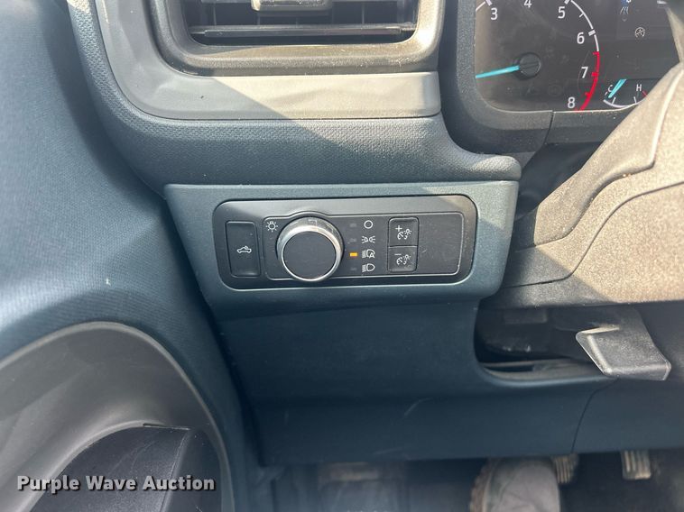 image for item EK8417 2022 Ford Maverick XL Crew Cab pickup truck