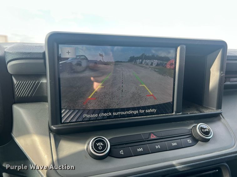 image for item EK8417 2022 Ford Maverick XL Crew Cab pickup truck