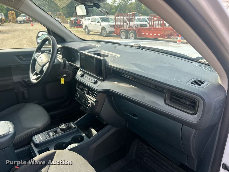 image for item EK8417 2022 Ford Maverick XL Crew Cab pickup truck