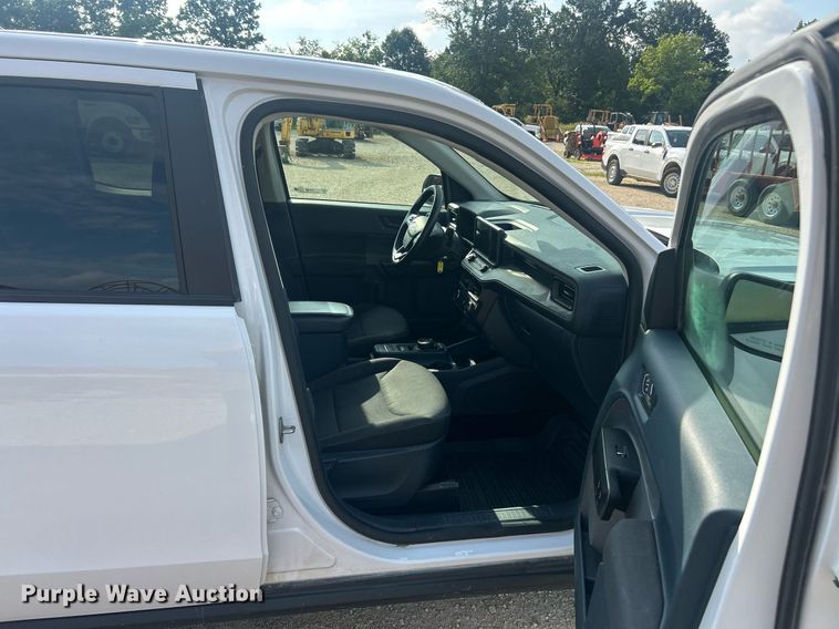 image for item EK8417 2022 Ford Maverick XL Crew Cab pickup truck