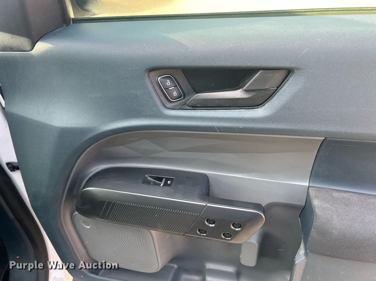 image for item EK8417 2022 Ford Maverick XL Crew Cab pickup truck