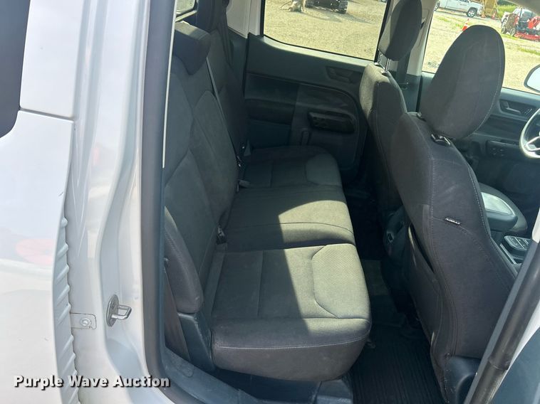 image for item EK8417 2022 Ford Maverick XL Crew Cab pickup truck