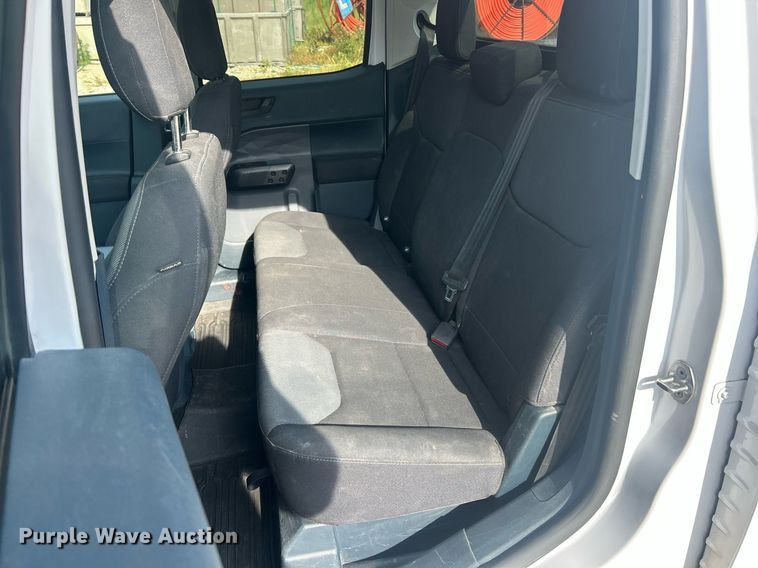 image for item EK8417 2022 Ford Maverick XL Crew Cab pickup truck