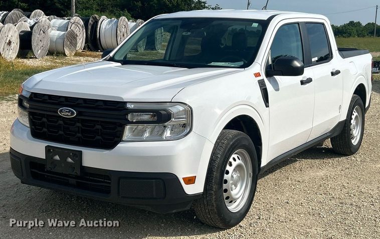 image for item EK8420 2022 Ford Maverick XL Crew Cab pickup truck