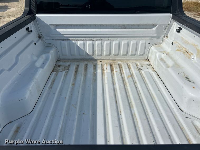 image for item EK8420 2022 Ford Maverick XL Crew Cab pickup truck