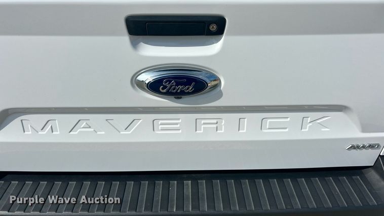 image for item EK8420 2022 Ford Maverick XL Crew Cab pickup truck