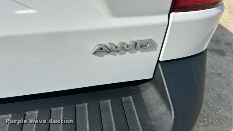 image for item EK8420 2022 Ford Maverick XL Crew Cab pickup truck