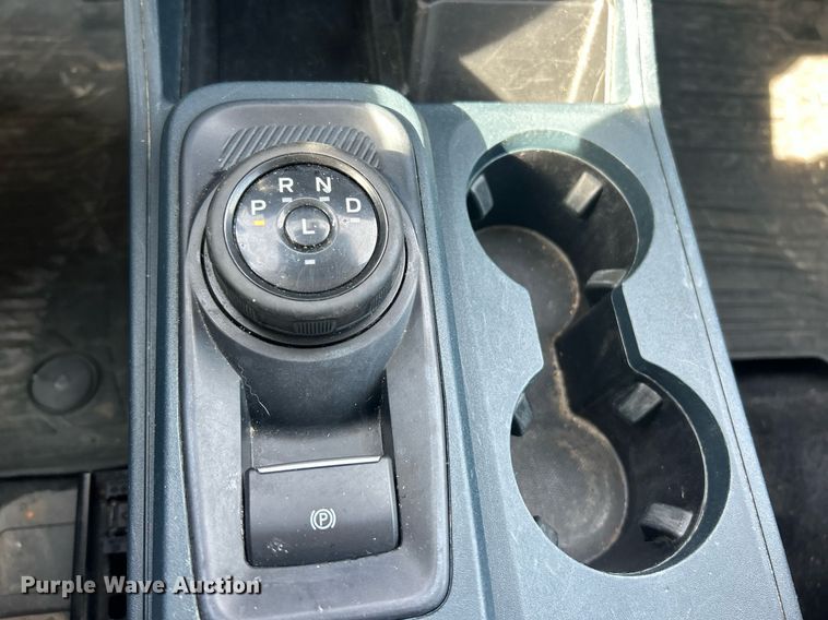 image for item EK8420 2022 Ford Maverick XL Crew Cab pickup truck