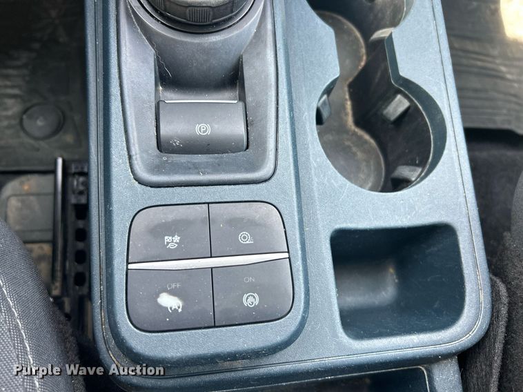 image for item EK8420 2022 Ford Maverick XL Crew Cab pickup truck