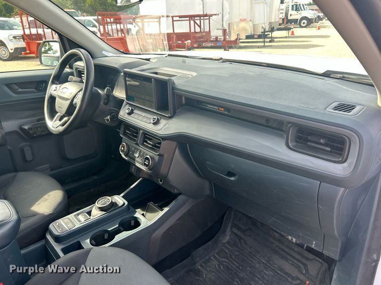 image for item EK8420 2022 Ford Maverick XL Crew Cab pickup truck