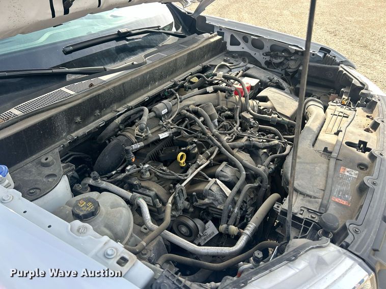 image for item EK8420 2022 Ford Maverick XL Crew Cab pickup truck