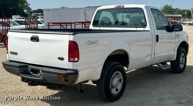 image for item EK8422 2006 Ford F250 Super Duty XL pickup truck