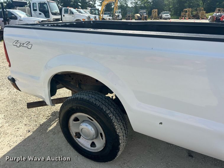 image for item EK8422 2006 Ford F250 Super Duty XL pickup truck