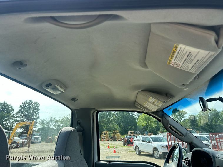 image for item EK8422 2006 Ford F250 Super Duty XL pickup truck