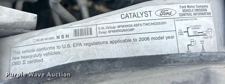 image for item EK8422 2006 Ford F250 Super Duty XL pickup truck