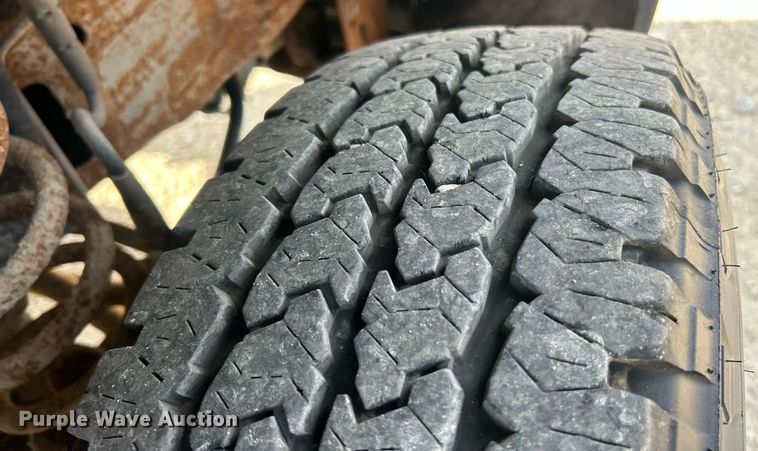 image for item EK8422 2006 Ford F250 Super Duty XL pickup truck