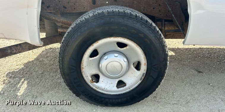 image for item EK8422 2006 Ford F250 Super Duty XL pickup truck