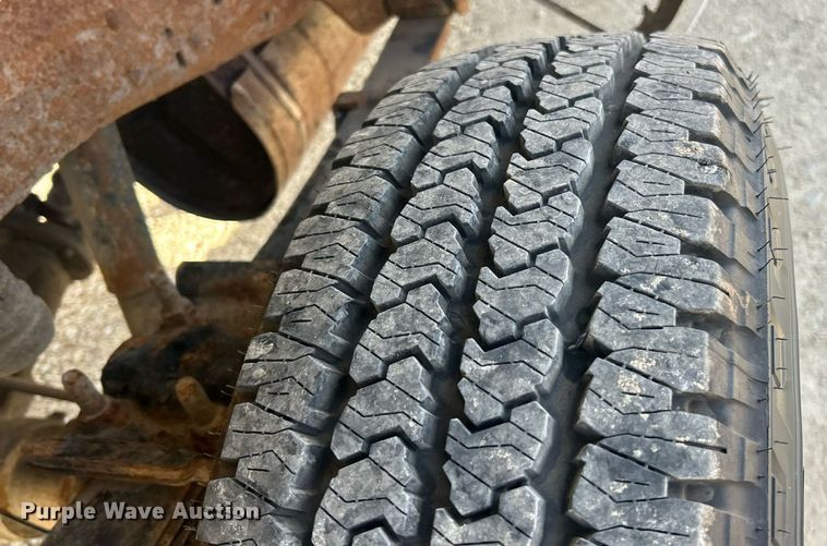 image for item EK8422 2006 Ford F250 Super Duty XL pickup truck