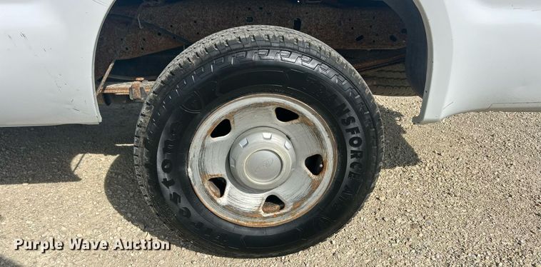 image for item EK8422 2006 Ford F250 Super Duty XL pickup truck