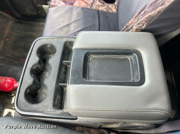 image for item EK8431 2017 Chevrolet Silverado 1500 pickup truck