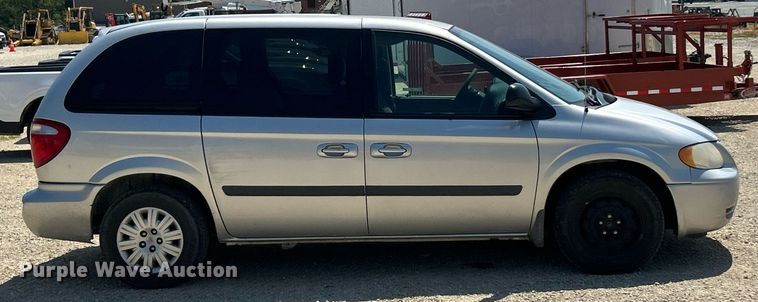 image for item EK8433 2007 Chrysler Town And Country van