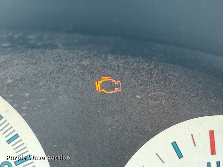 image for item EK8433 2007 Chrysler Town And Country van