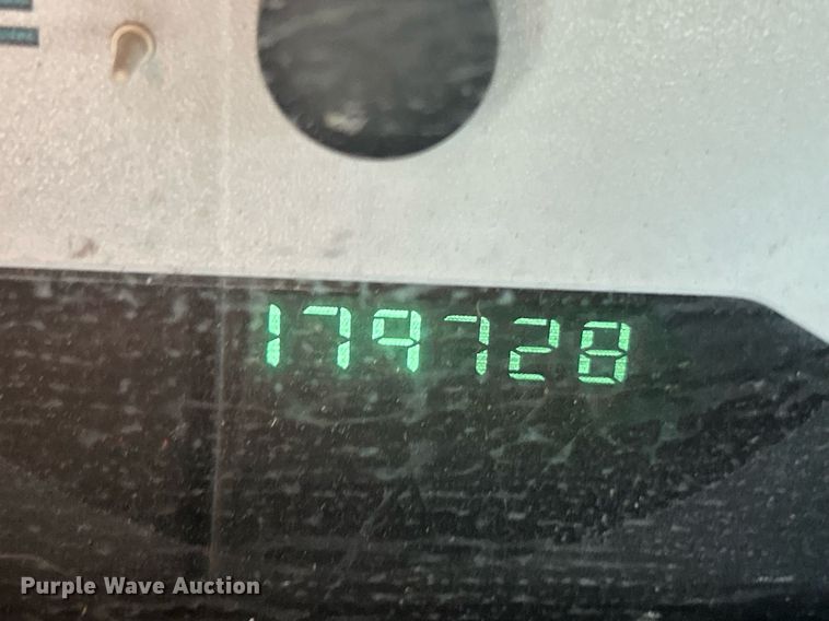 image for item EK8433 2007 Chrysler Town And Country van