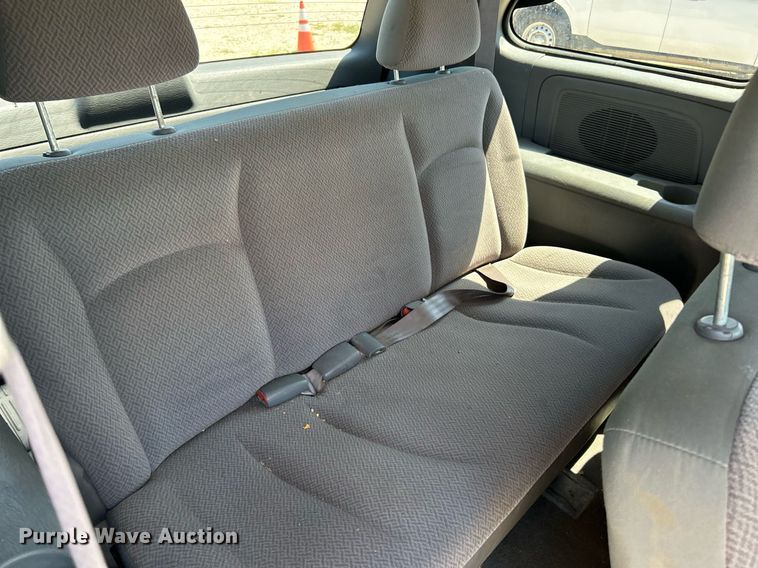 image for item EK8433 2007 Chrysler Town And Country van
