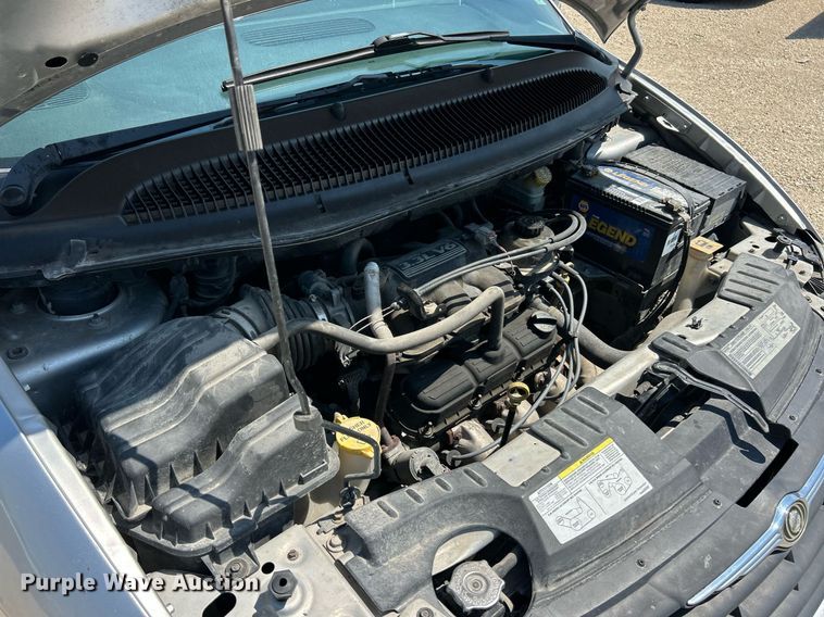 image for item EK8433 2007 Chrysler Town And Country van