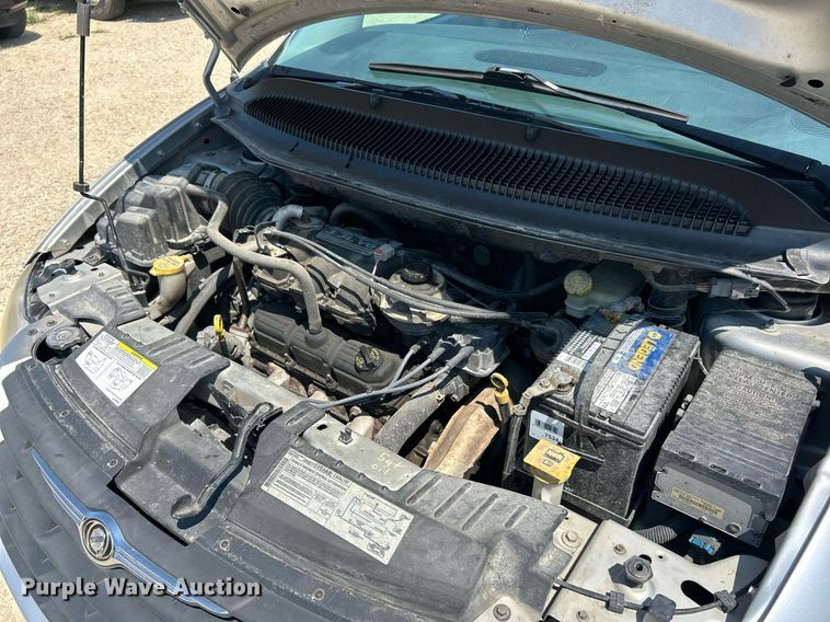 image for item EK8433 2007 Chrysler Town And Country van