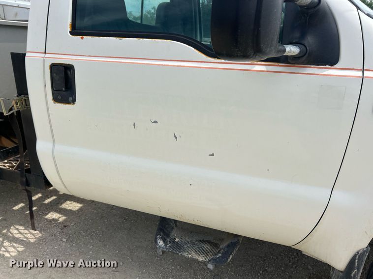 image for item EK8441 1999 Ford F550 Super Duty XL utility / service truck