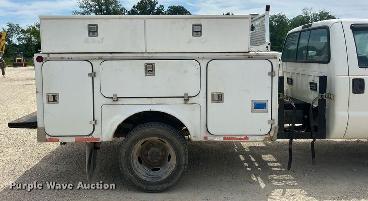 image for item EK8441 1999 Ford F550 Super Duty XL utility / service truck