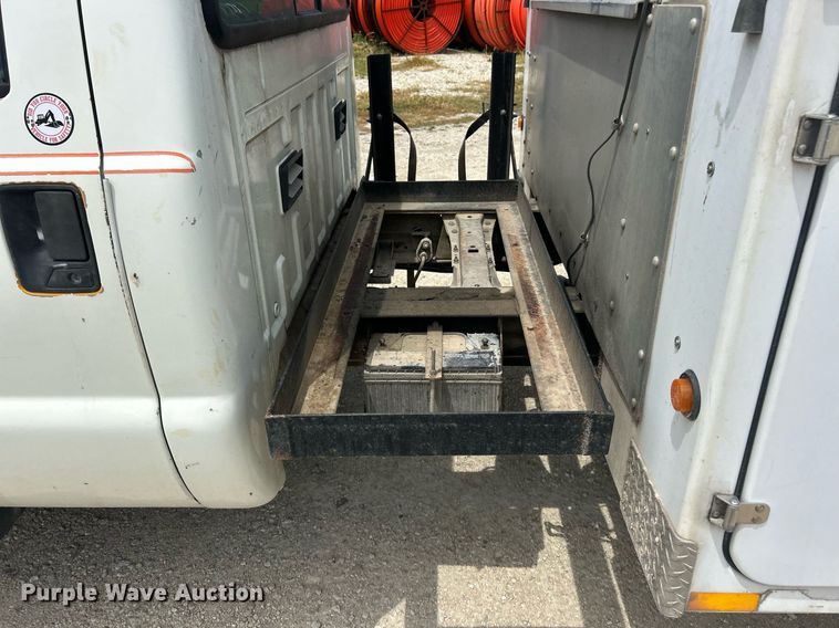 image for item EK8441 1999 Ford F550 Super Duty XL utility / service truck