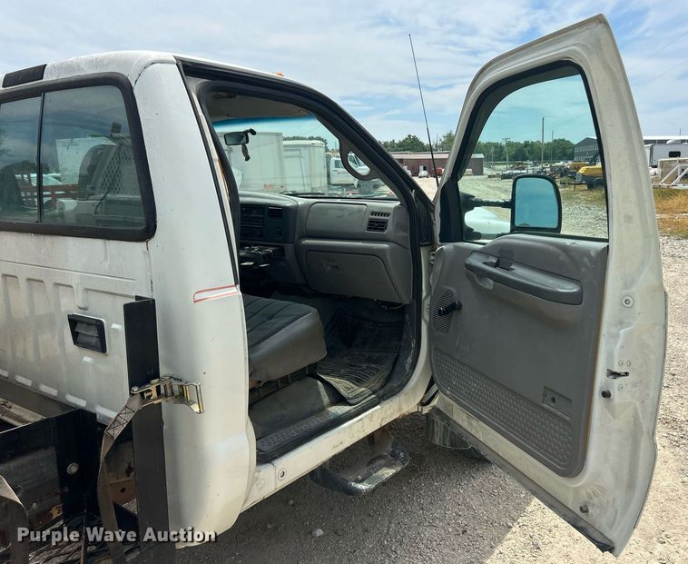 image for item EK8441 1999 Ford F550 Super Duty XL utility / service truck