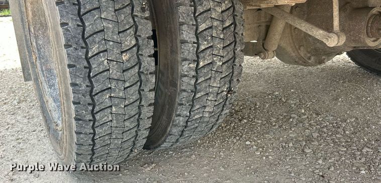 image for item EK8441 1999 Ford F550 Super Duty XL utility / service truck