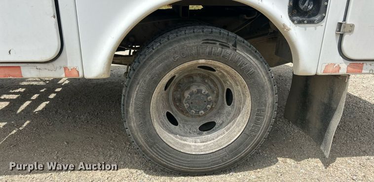 image for item EK8441 1999 Ford F550 Super Duty XL utility / service truck