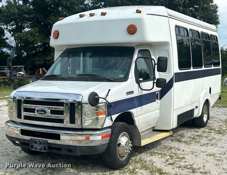 Photo of a 2008 Ford E450 Super Duty