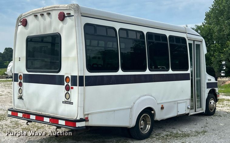image for item EK8445 2008 Ford E450 Super Duty shuttle bus