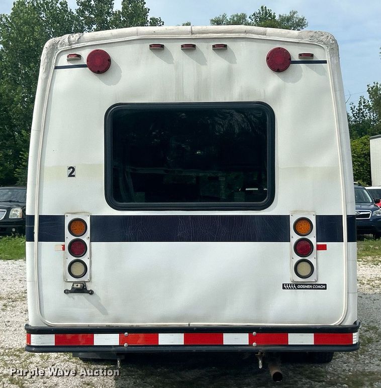 image for item EK8445 2008 Ford E450 Super Duty shuttle bus