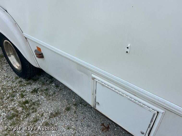 image for item EK8445 2008 Ford E450 Super Duty shuttle bus