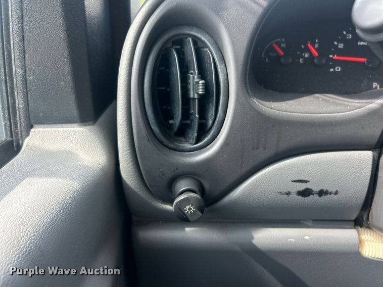 image for item EK8445 2008 Ford E450 Super Duty shuttle bus