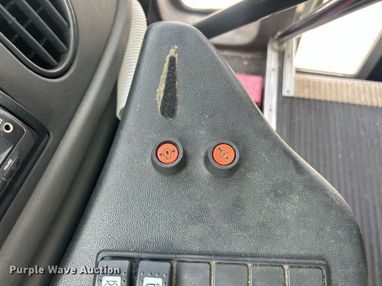 image for item EK8445 2008 Ford E450 Super Duty shuttle bus