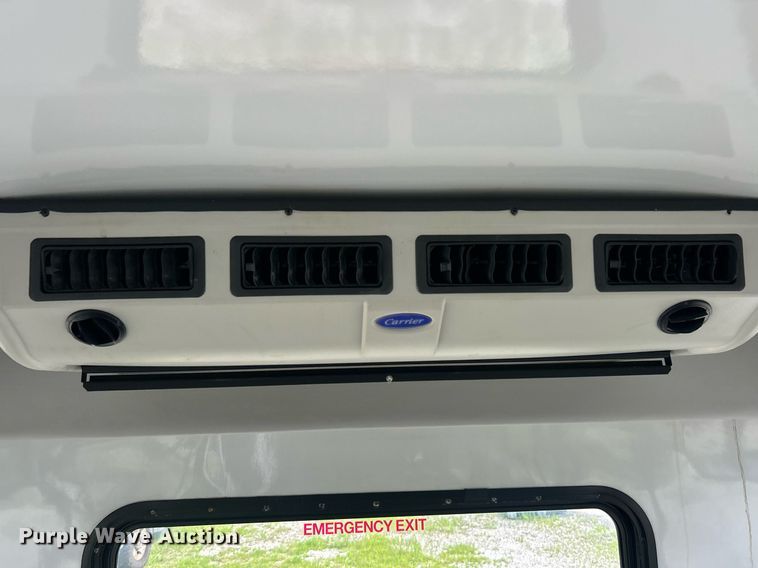 image for item EK8445 2008 Ford E450 Super Duty shuttle bus