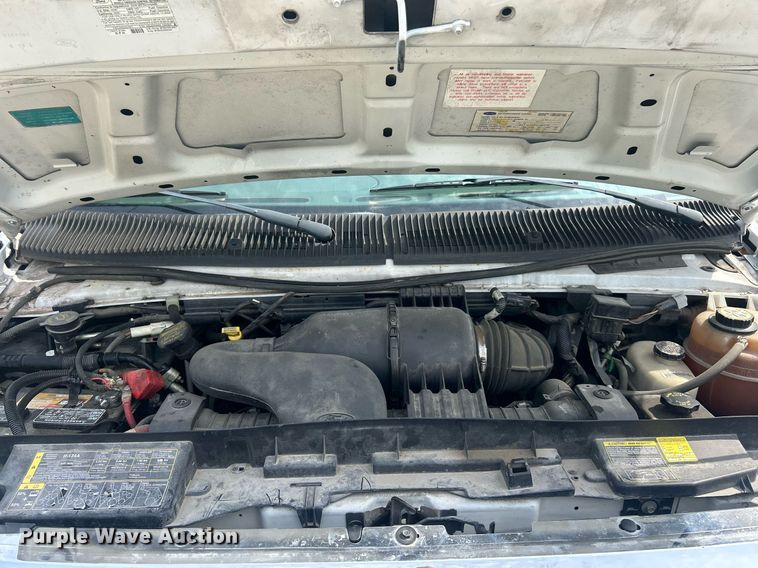 image for item EK8445 2008 Ford E450 Super Duty shuttle bus