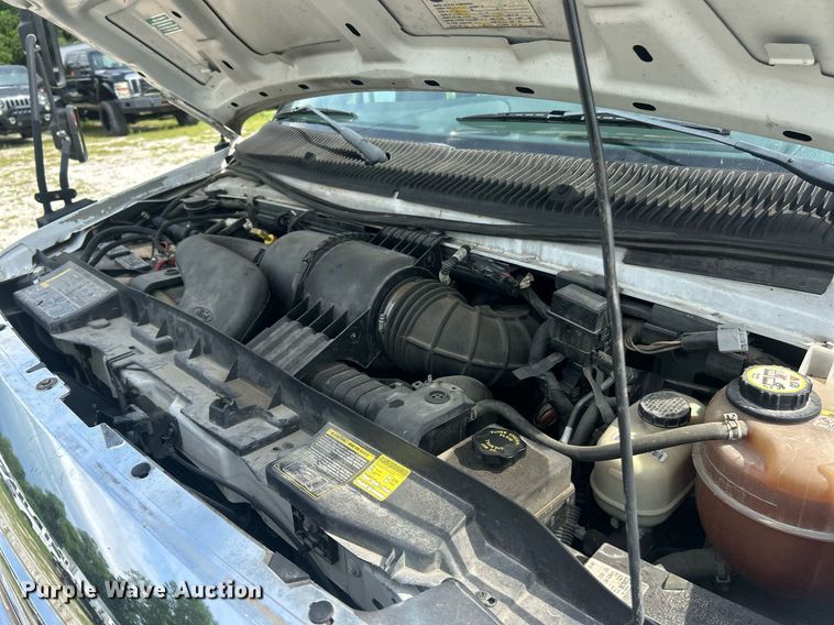 image for item EK8445 2008 Ford E450 Super Duty shuttle bus