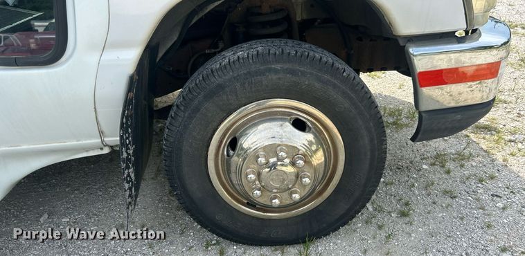 image for item EK8445 2008 Ford E450 Super Duty shuttle bus