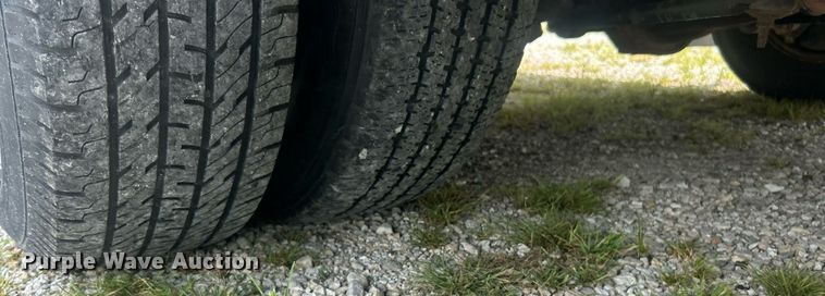 image for item EK8445 2008 Ford E450 Super Duty shuttle bus