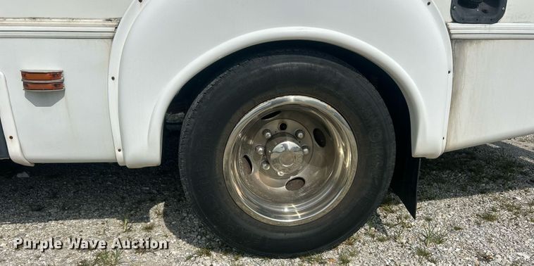 image for item EK8445 2008 Ford E450 Super Duty shuttle bus